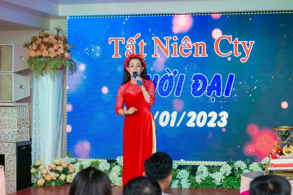 tiệc tất niên 2022